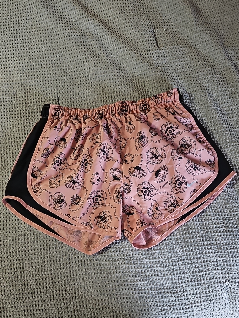 Nike Dri-FIT Women's Floral Running Shorts – Pink & Black